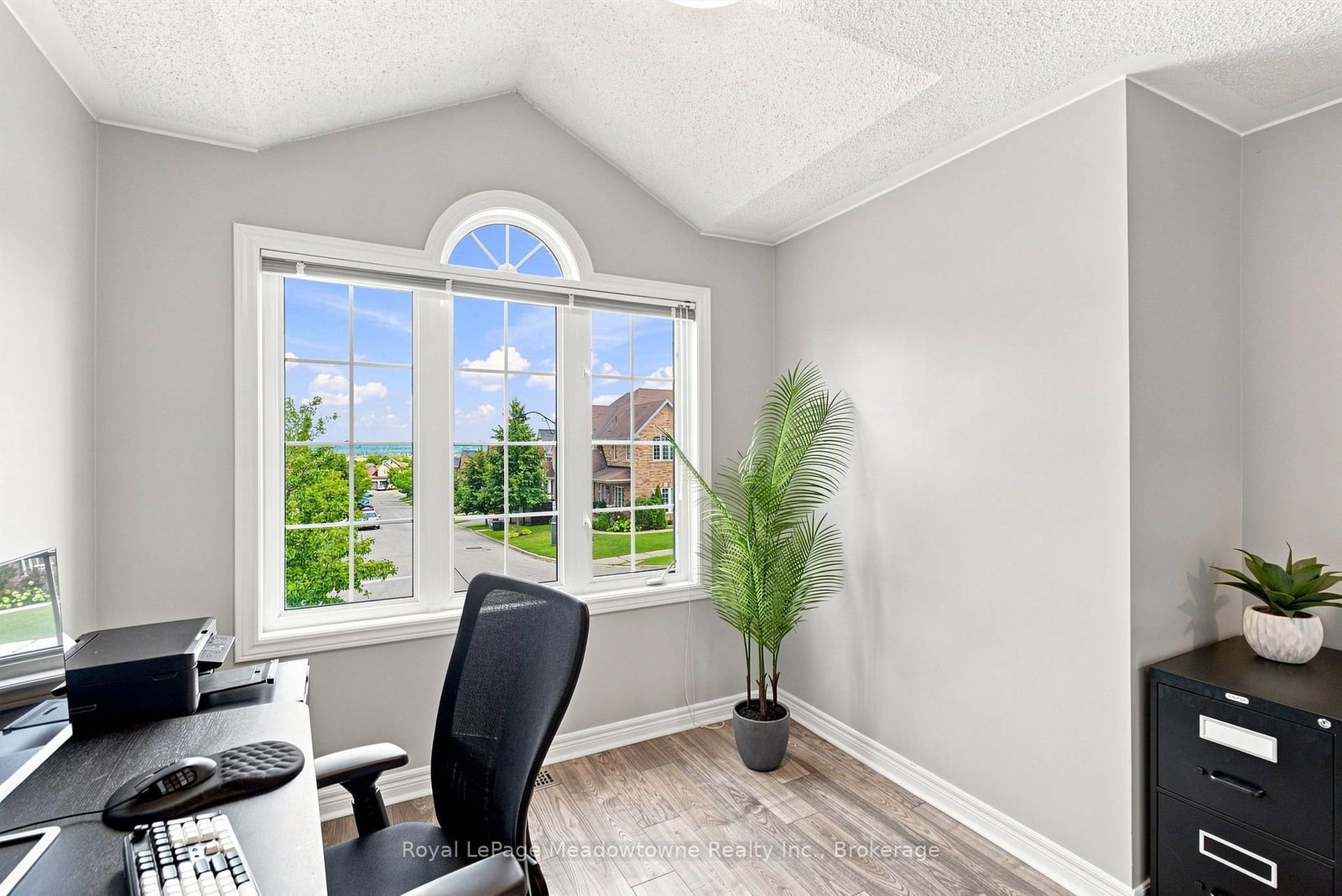 140 Laurendale Avenue • Georgina, ON photo 25