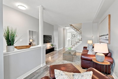 140 Laurendale Avenue • Georgina, ON photo 8