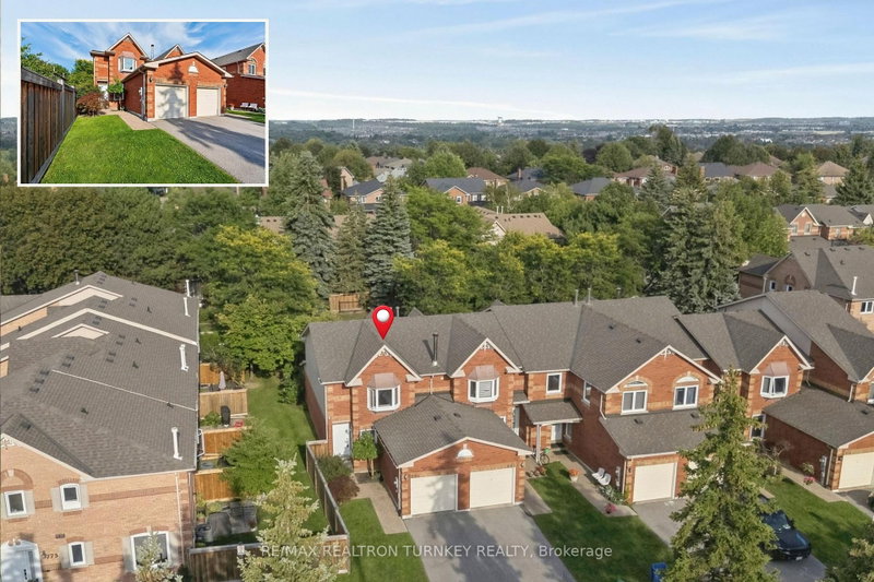 805 Playter Crescent