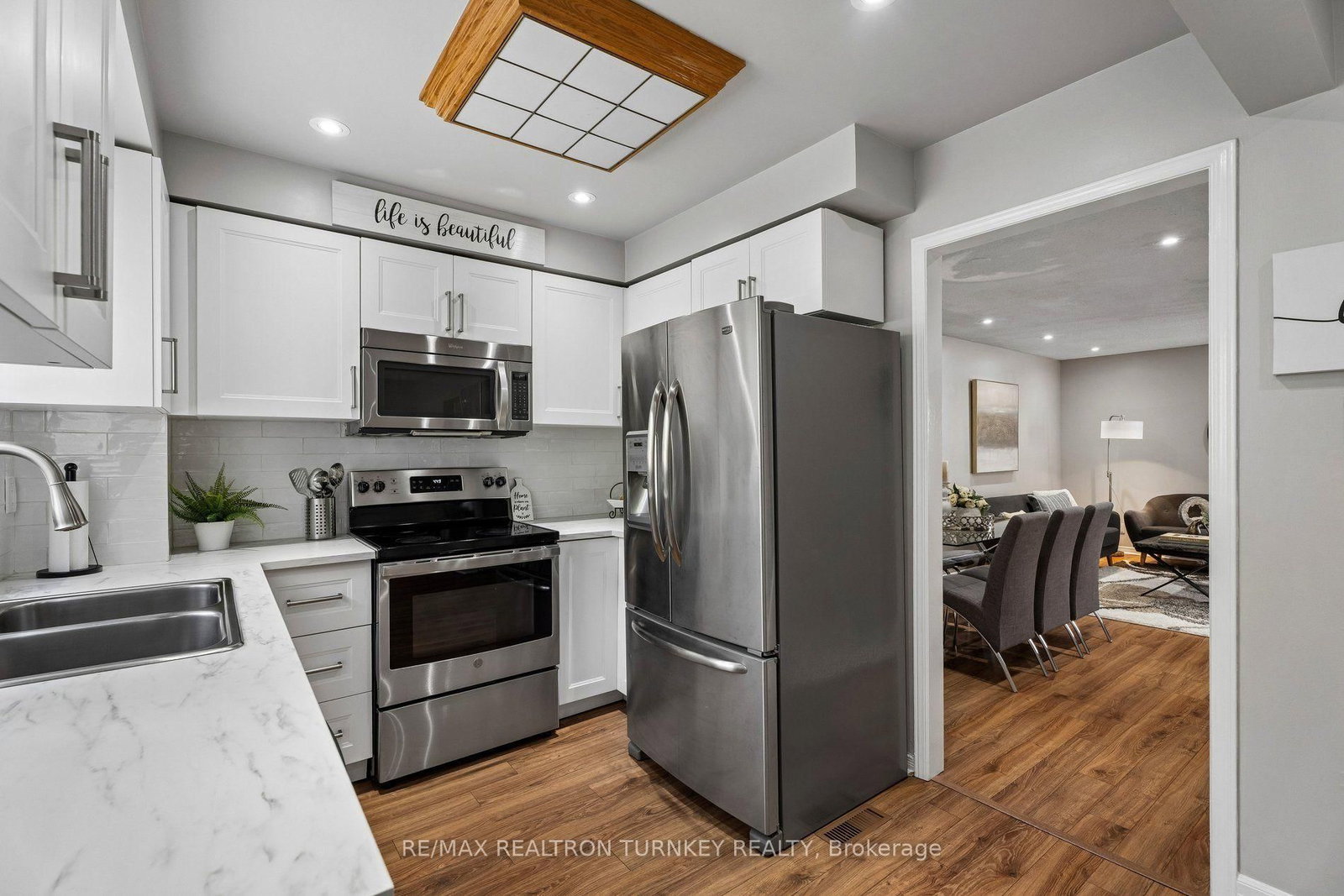 805 Playter Crescent • Newmarket, ON photo 11