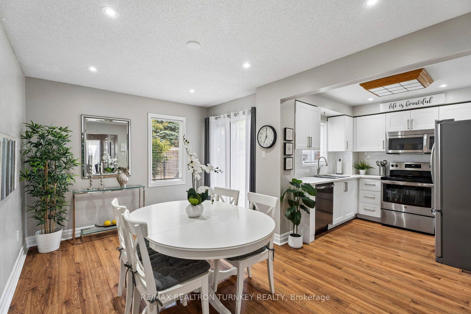 805 Playter Crescent • Newmarket, ON photo 12