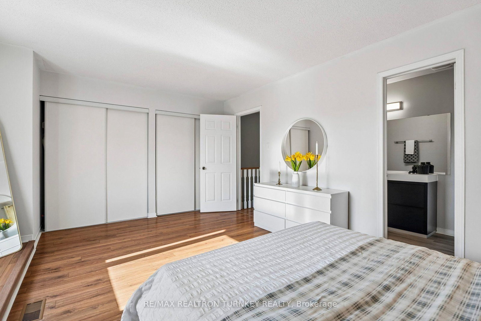 805 Playter Crescent • Newmarket, ON photo 24
