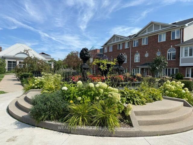 102-7378 Yonge St, Vaughan, view 17
