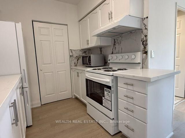 102-7378 Yonge St, Vaughan, view 4