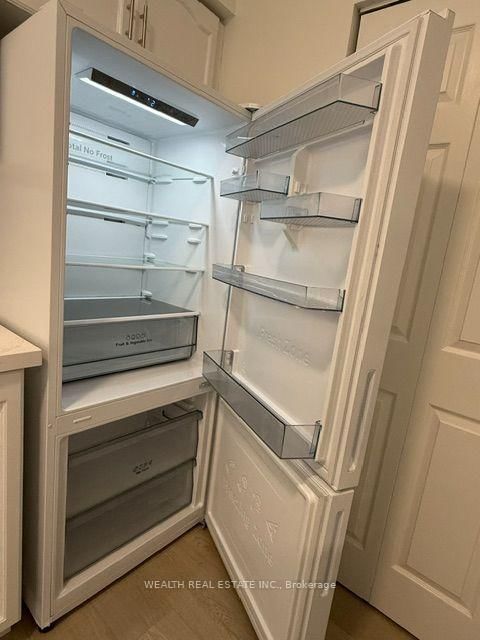 102-7378 Yonge St, Vaughan, view 5