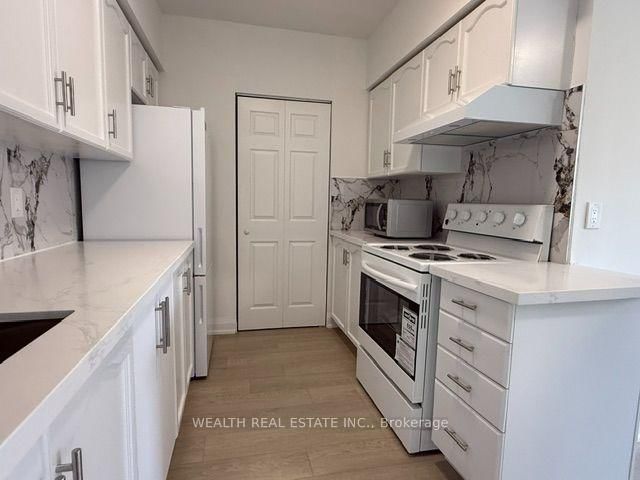 102-7378 Yonge St, Vaughan, view 6