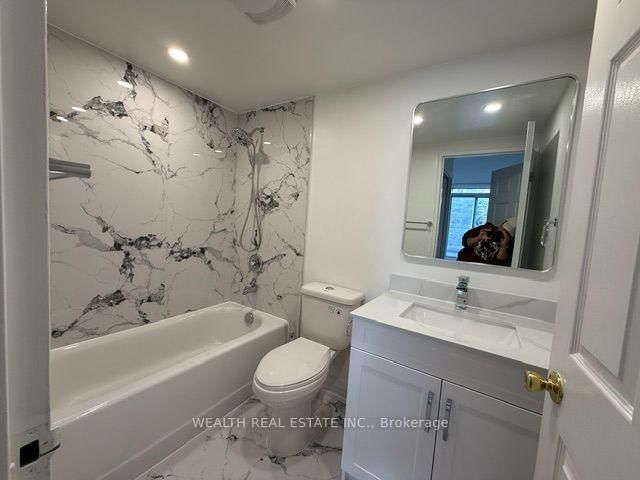 102-7378 Yonge St, Vaughan, view 9
