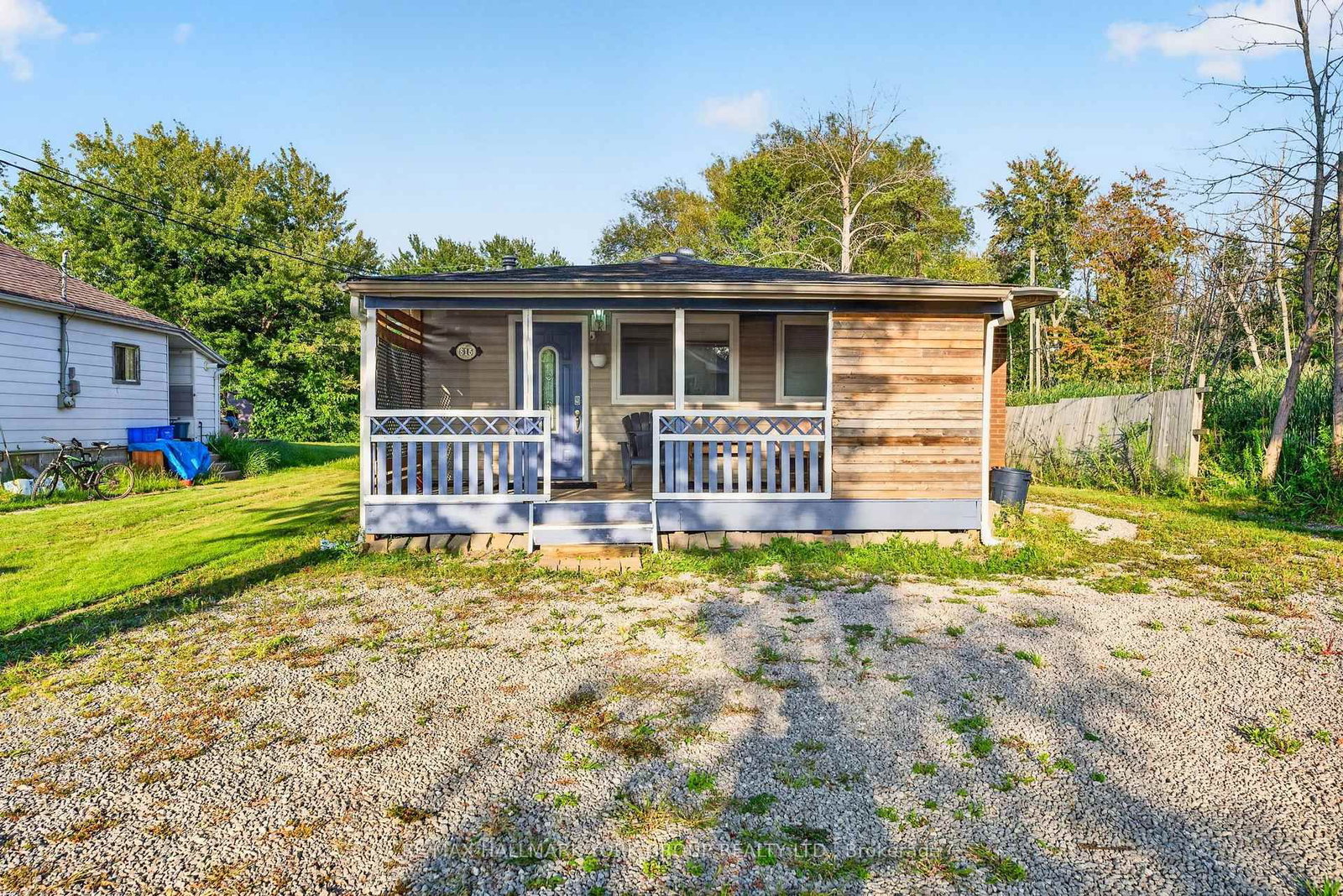 815 Lagoon Drive • Georgina, ON photo 2