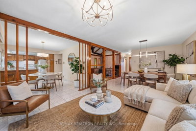163 Elgin Mills Road W • Richmond Hill, ON photo 4