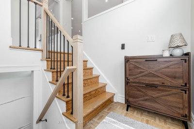 94 Back Street • Bradford West Gwillimbury, ON photo 4