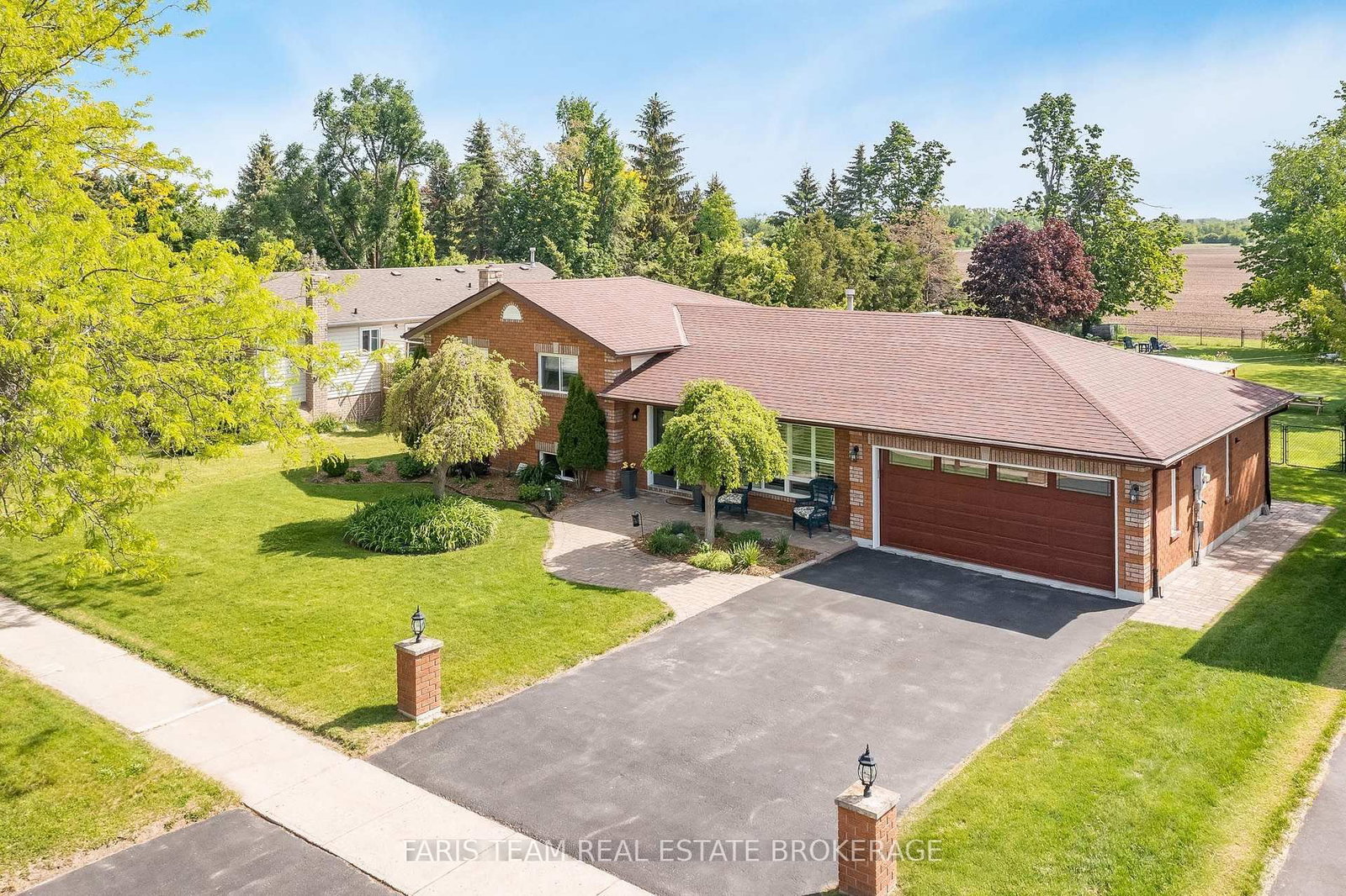 2032 Chantler Street • Innisfil, ON photo 1