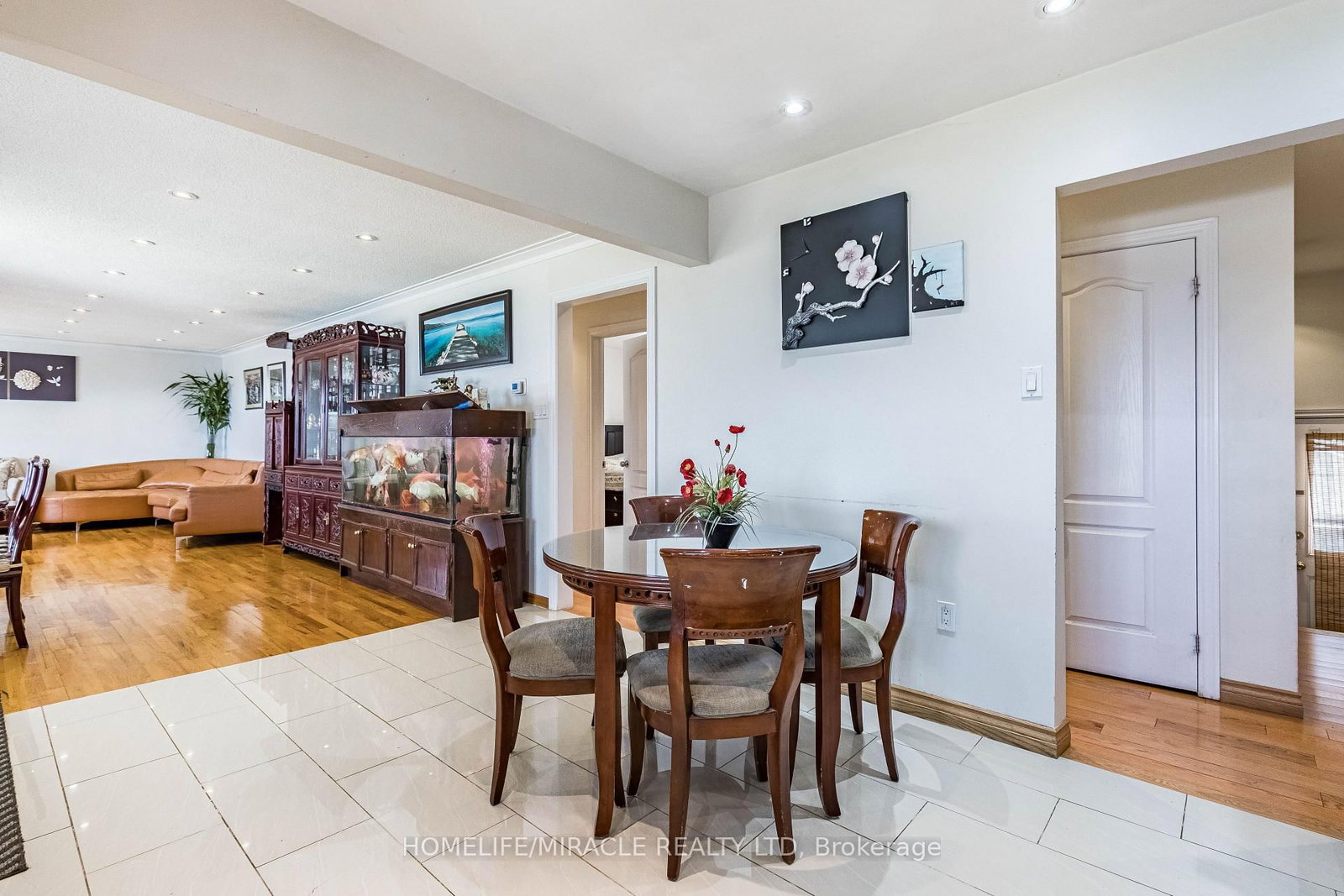 331 Tornado Drive • Bradford West Gwillimbury, ON photo 7