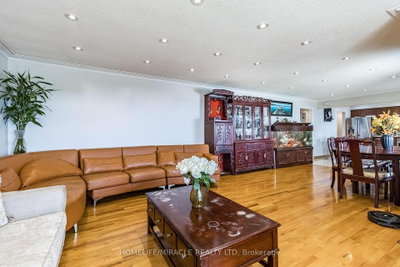 331 Tornado Drive • Bradford West Gwillimbury, ON photo 8