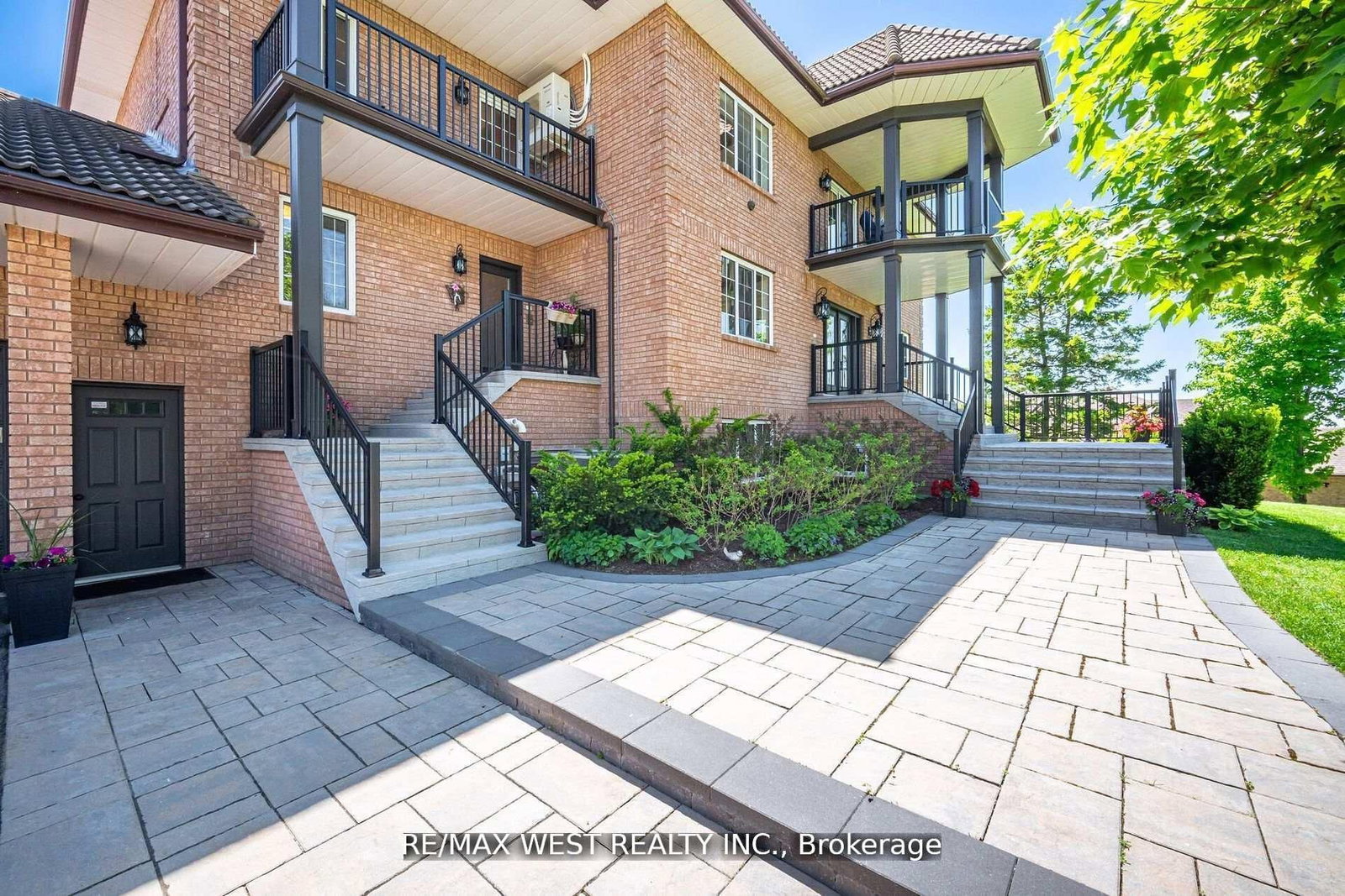 7 Stewart Crescent • Essa, ON photo 2