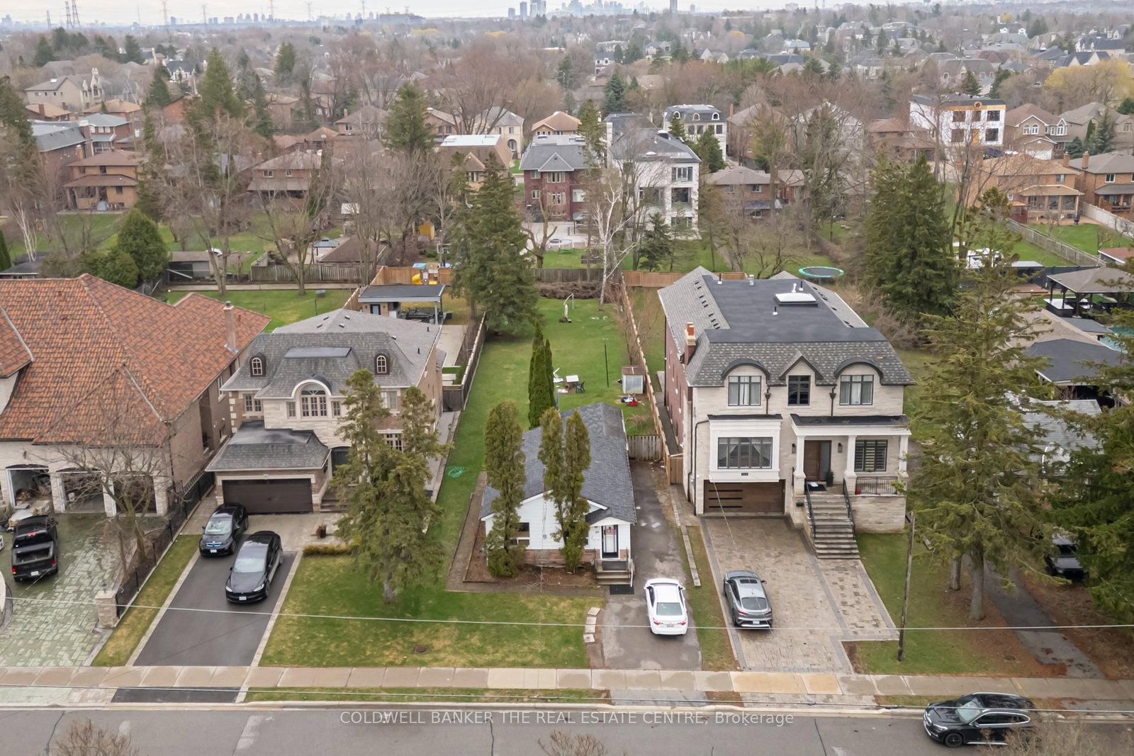 99 Spruce Avenue • Richmond Hill, ON photo 4