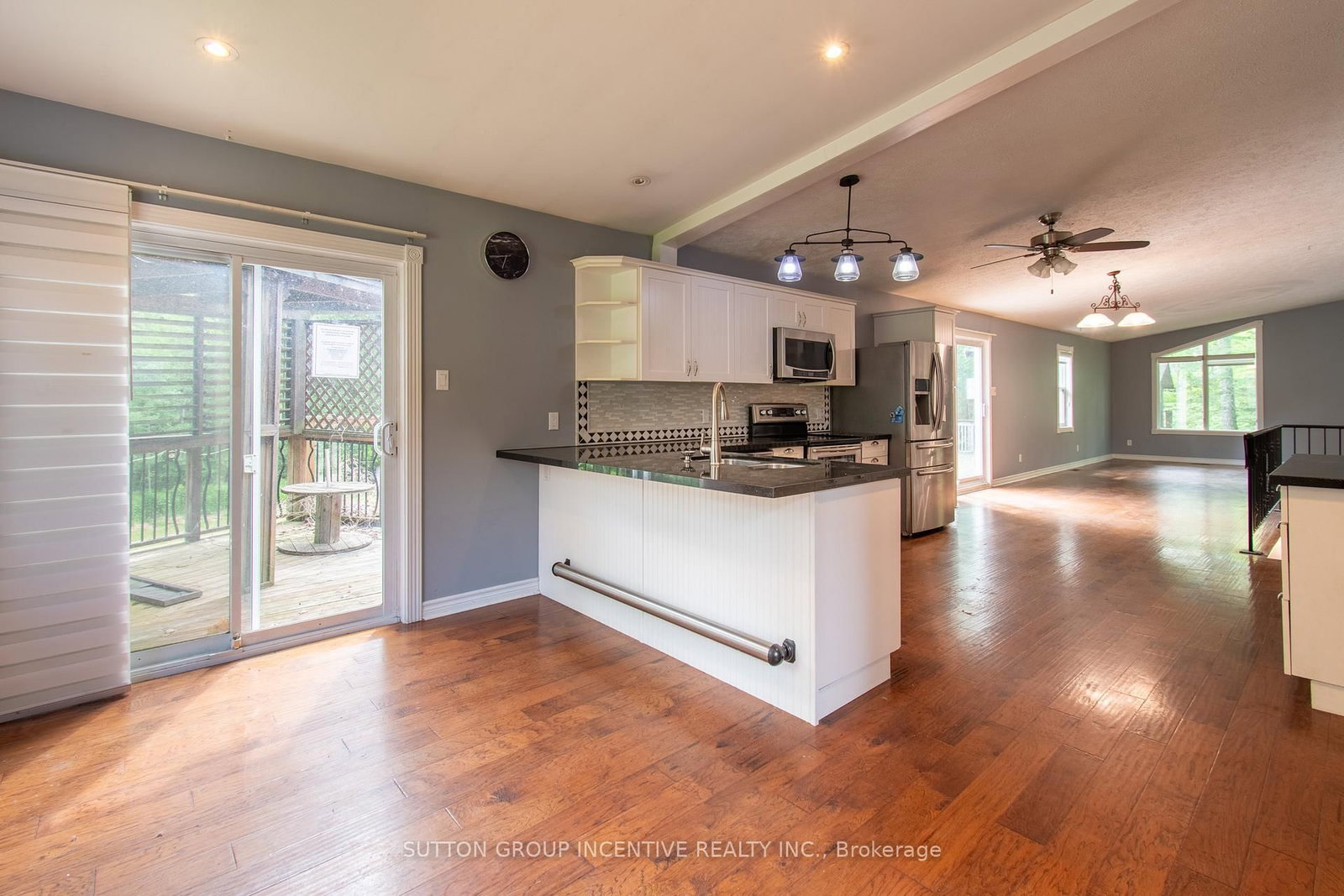59 Forest Hill Drive • Adjala-Tosorontio, ON photo 4