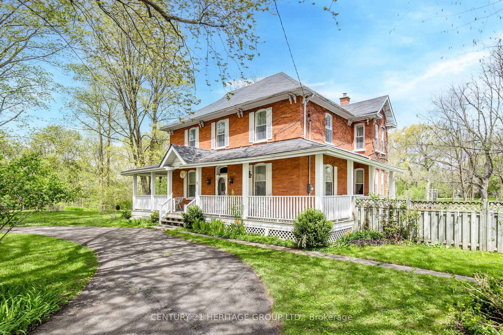 4 Thomas Street • Adjala-Tosorontio, ON photo 3