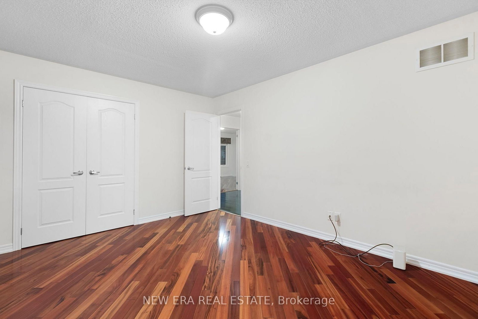 2 Lady Valentina Avenue • Vaughan, ON photo 32