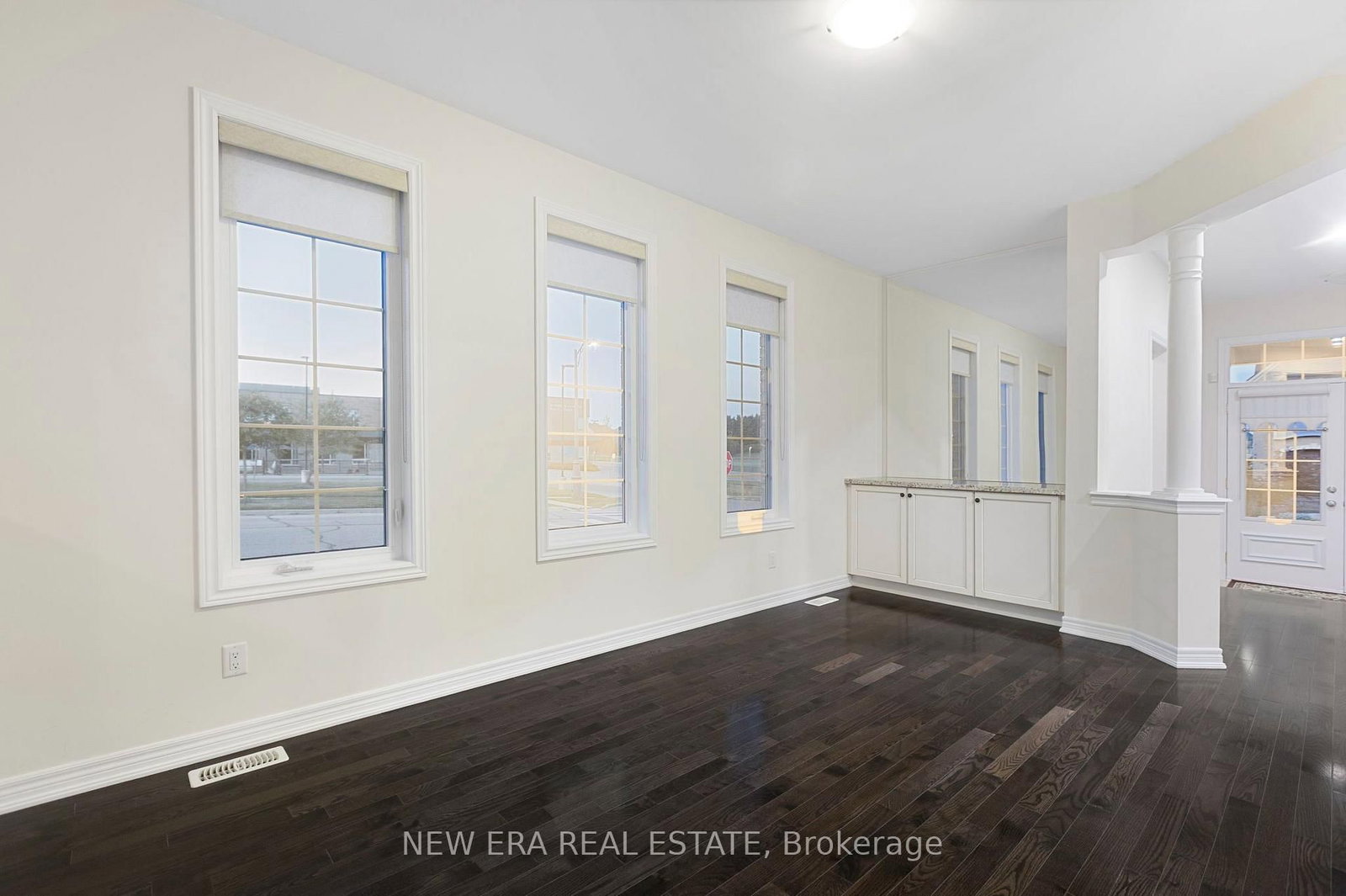 2 Lady Valentina Avenue • Vaughan, ON photo 4