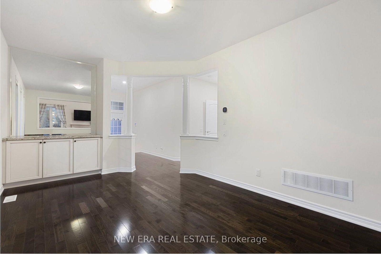 2 Lady Valentina Avenue • Vaughan, ON photo 6