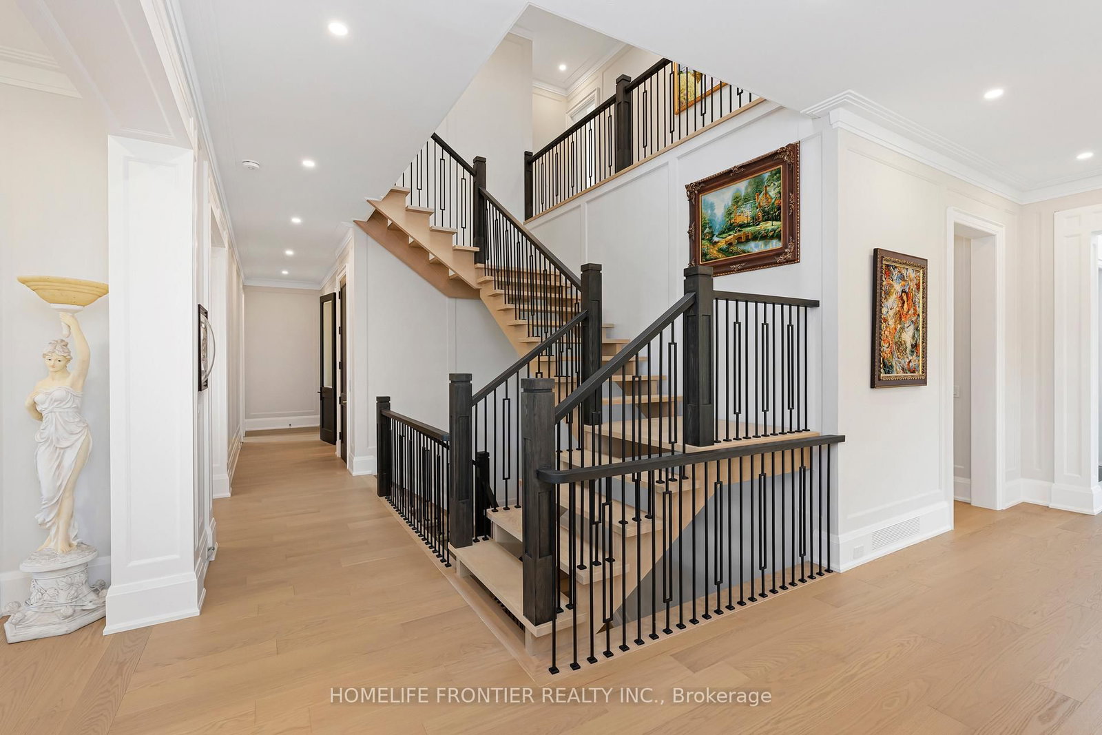 731 Woodland Acres Crescent • Vaughan, ON photo 10