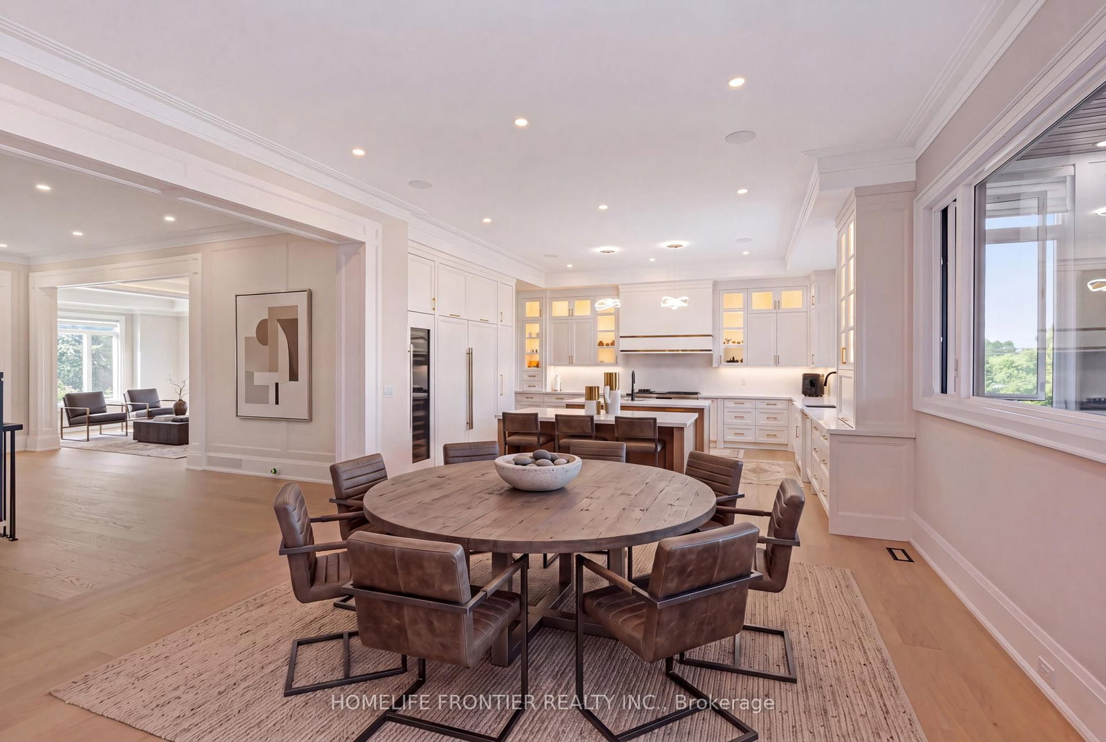 731 Woodland Acres Crescent • Vaughan, ON photo 12