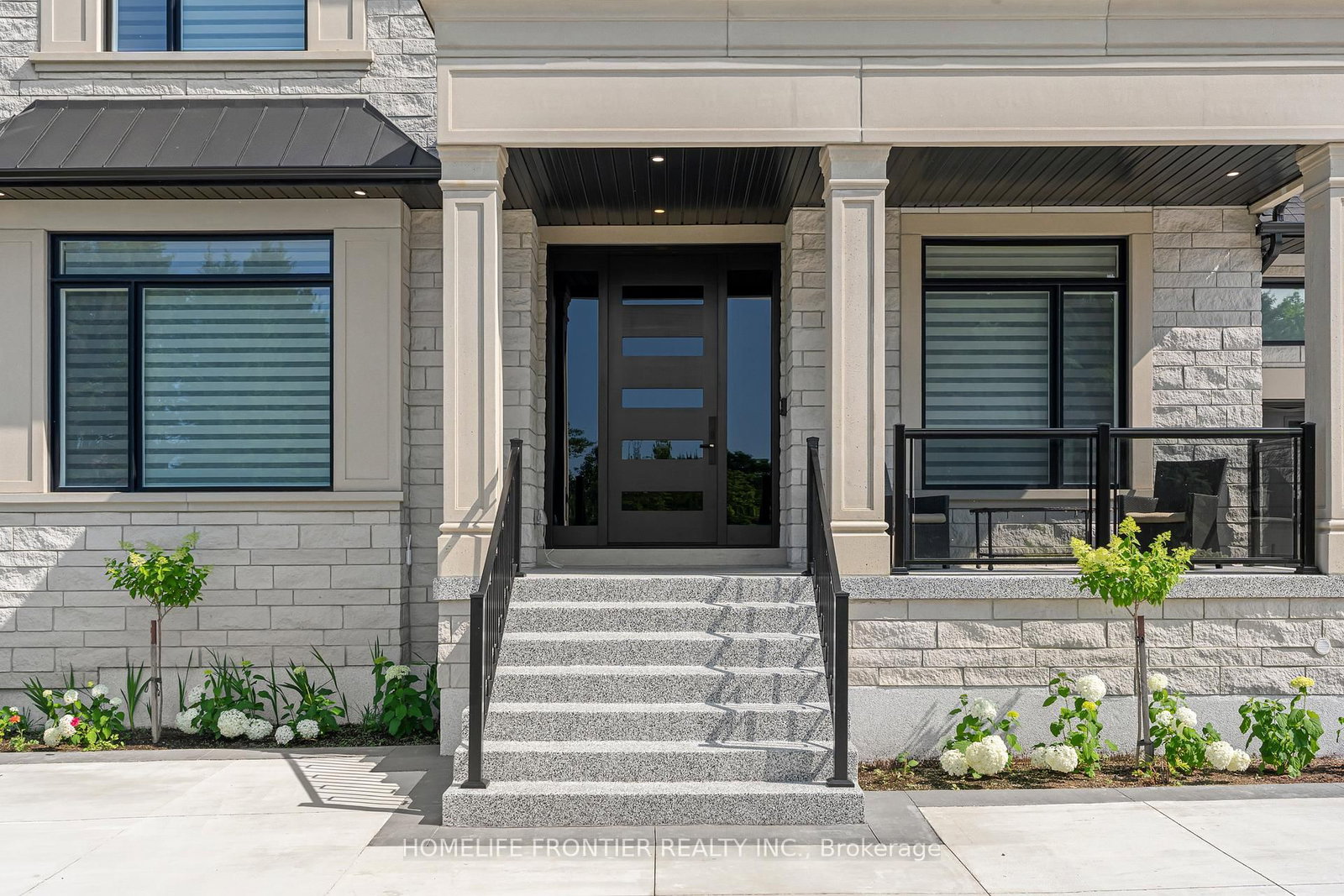 731 Woodland Acres Crescent • Vaughan, ON photo 6