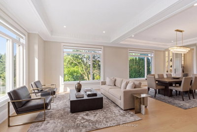 731 Woodland Acres Crescent • Vaughan, ON photo 8