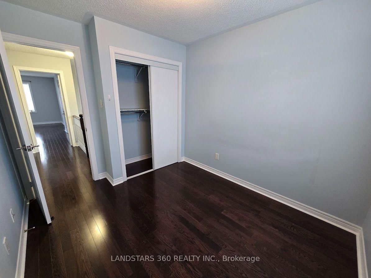 19 Azalea Gate Way • Markham, ON photo 11