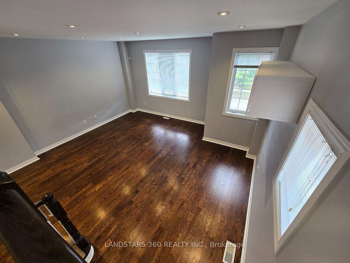 19 Azalea Gate Way • Markham, ON photo 17