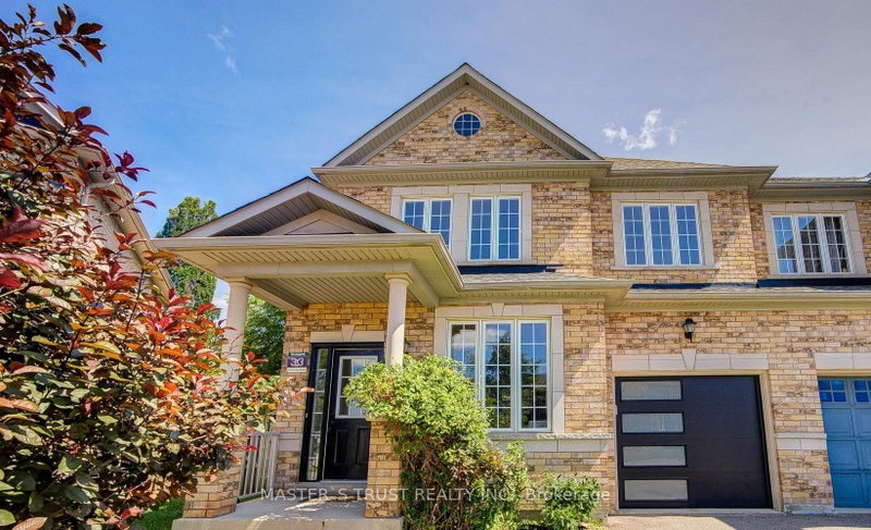 33 Levellands Crescent