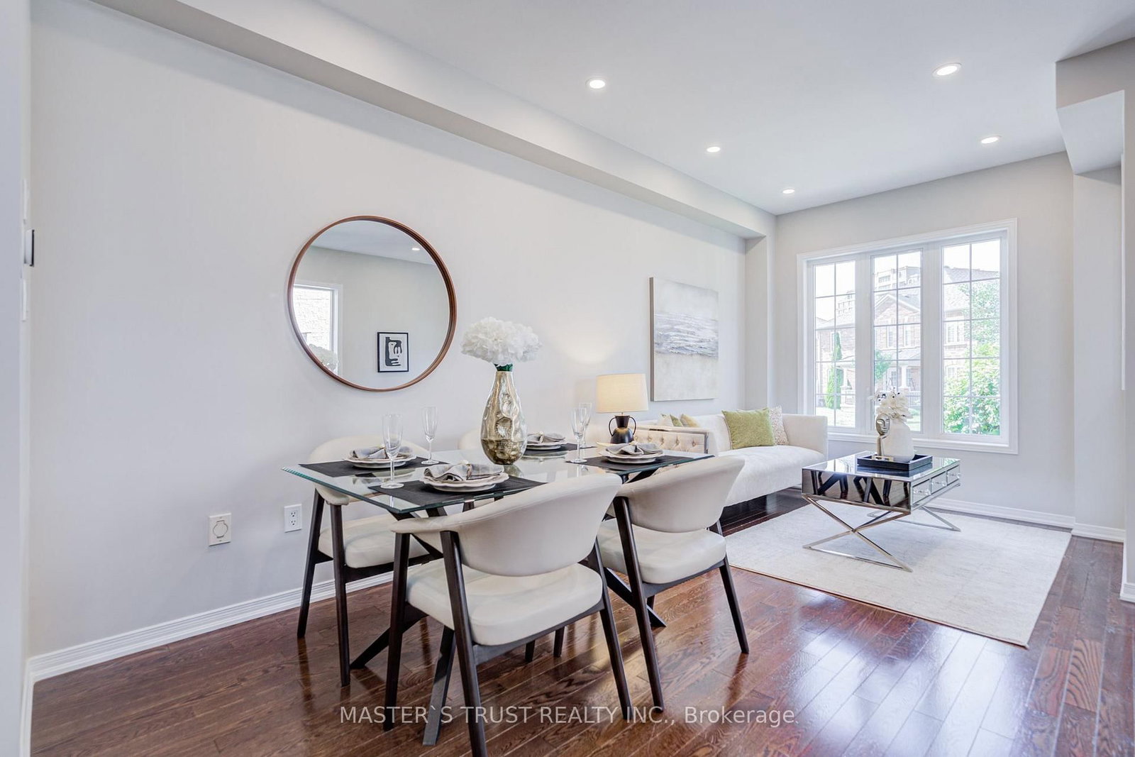 33 Levellands Crescent • Richmond Hill, ON photo 8