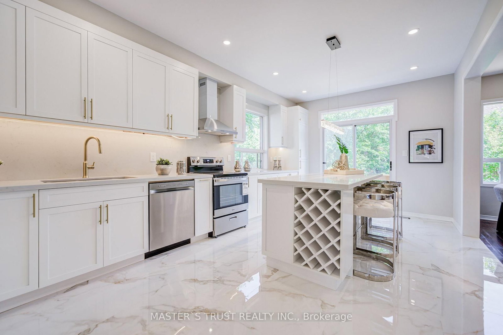 33 Levellands Crescent • Richmond Hill, ON photo 9