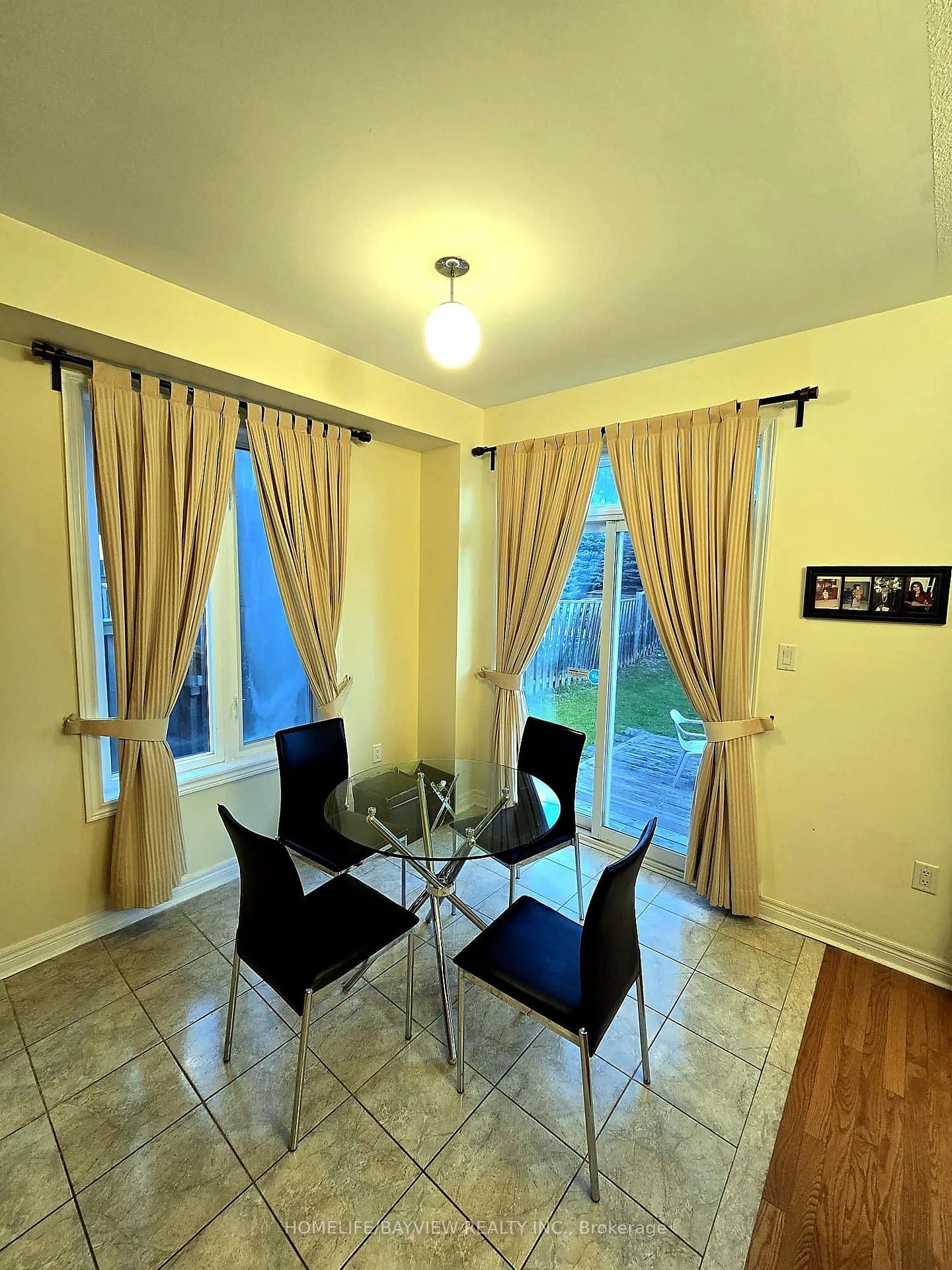 8 Townwood Drive • #7 • Richmond Hill, ON photo 9