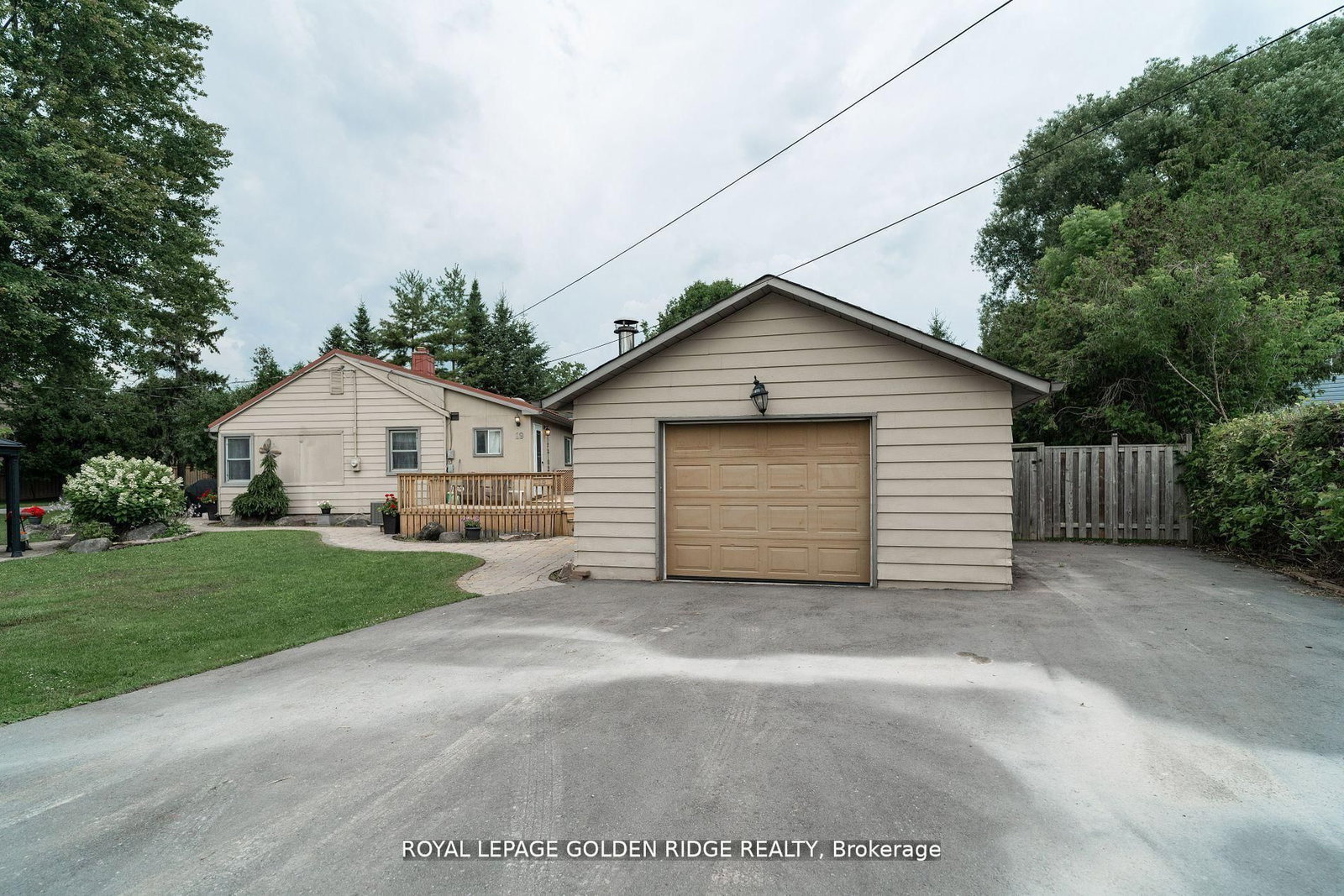 19 Lake Drive N • Georgina, ON photo 2