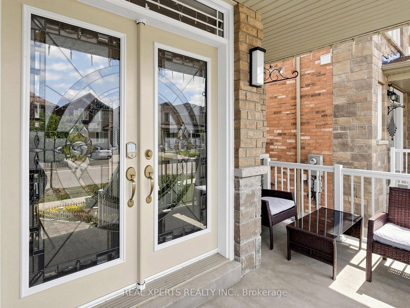 100 Sutherland Ave photo 4