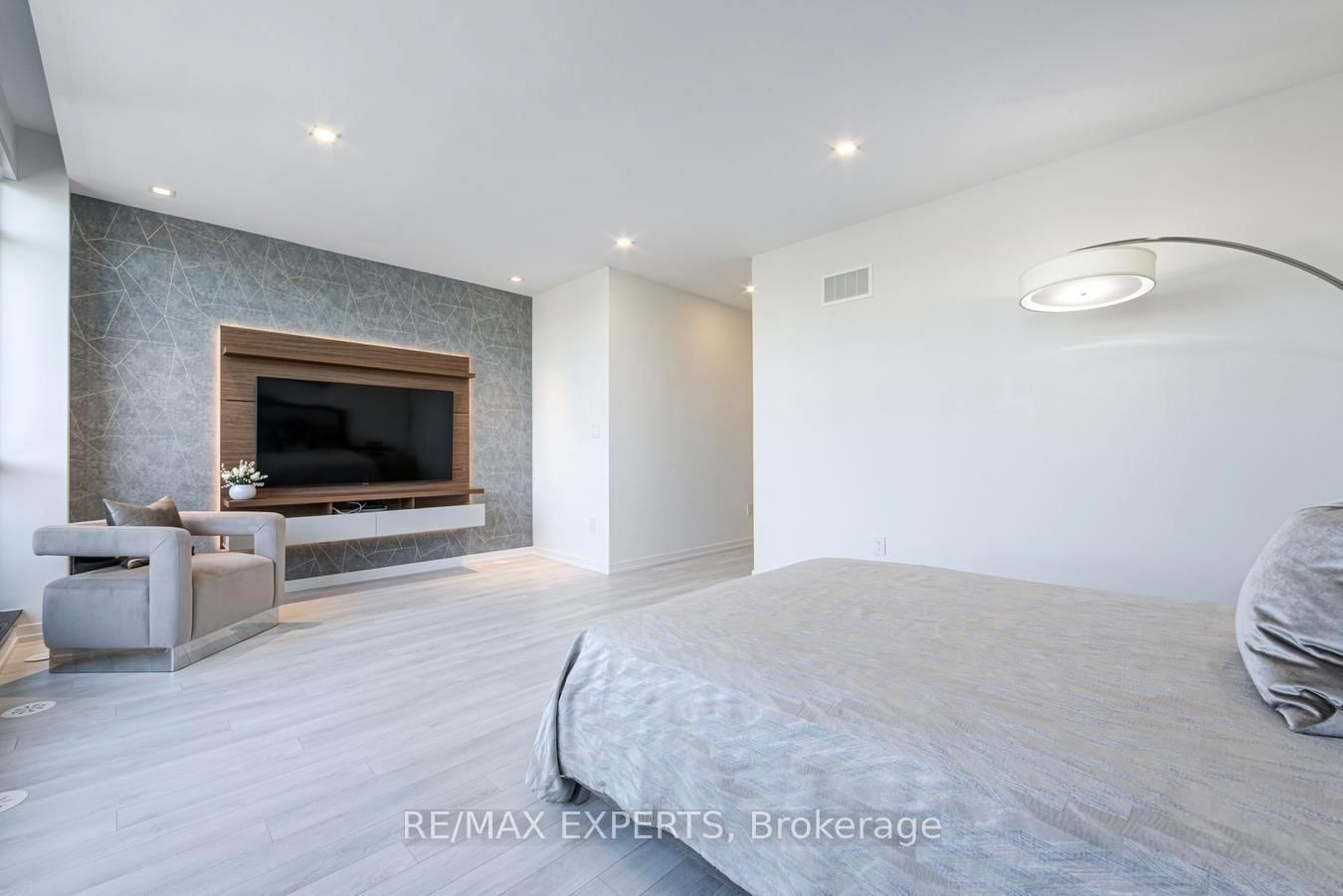 3585 Riva Avenue • Innisfil, ON photo 19