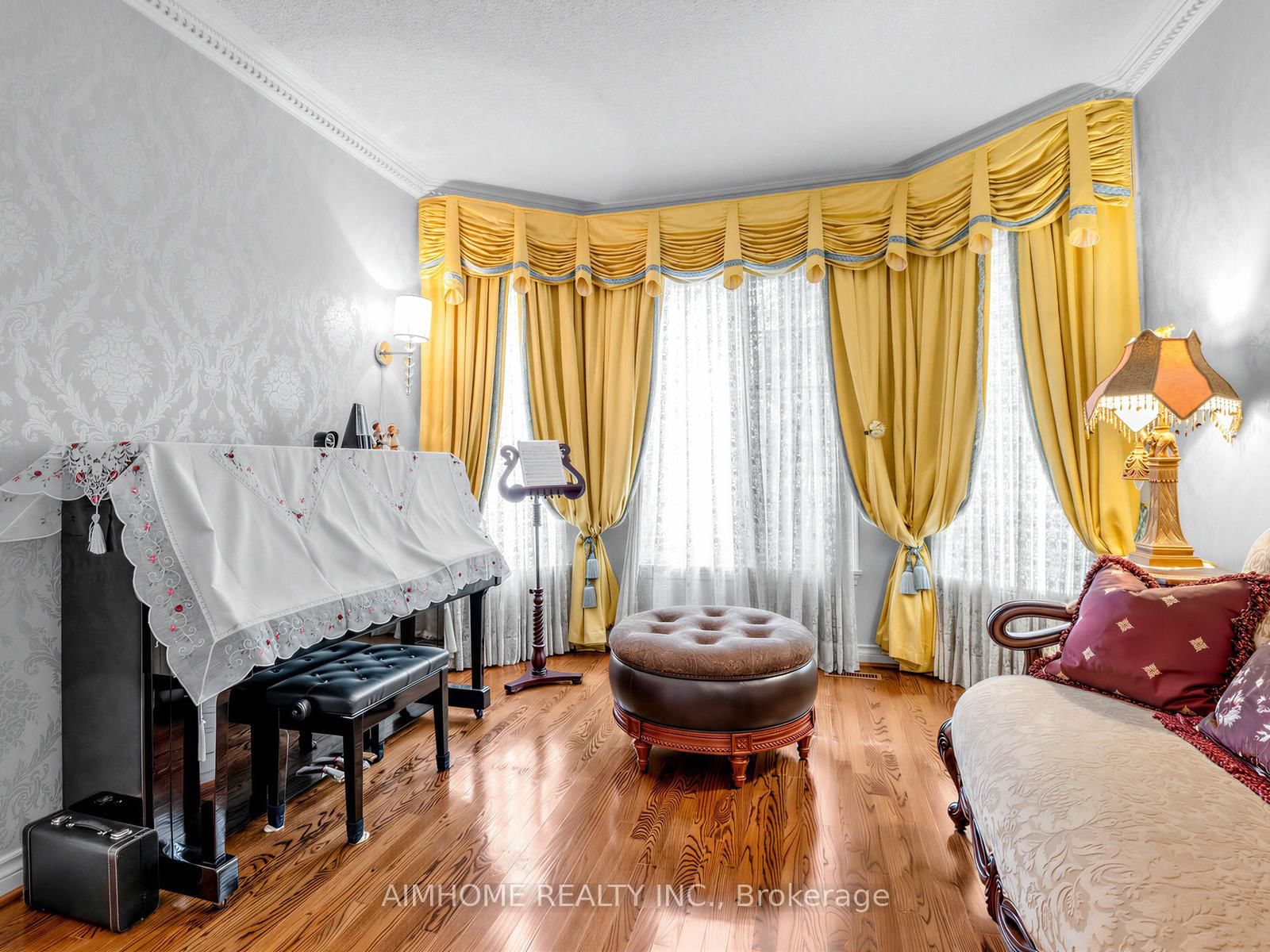 92 Braeside Square • Markham, ON photo 5
