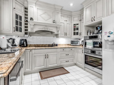 92 Braeside Square • Markham, ON photo 8
