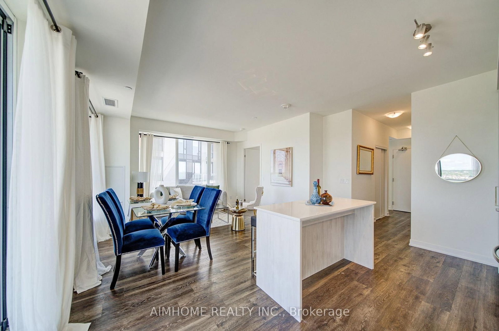 2 David Eyer Road E • #829 • Richmond Hill, ON photo 2