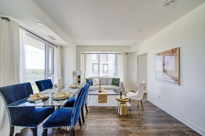 2 David Eyer Road E • #829 • Richmond Hill, ON photo 3