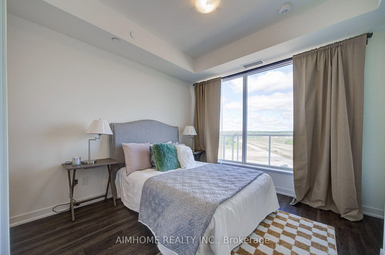 2 David Eyer Road E • #829 • Richmond Hill, ON photo 6