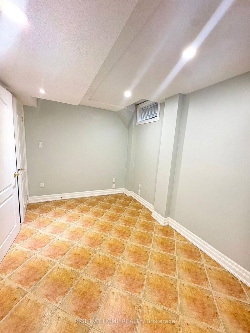 bsmnt - 287 Wildberry Crescent
