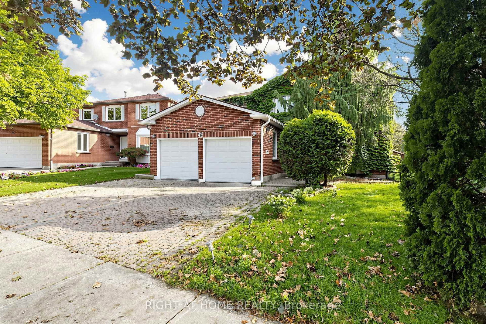 43 Topham Crescent • Richmond Hill, ON photo 1