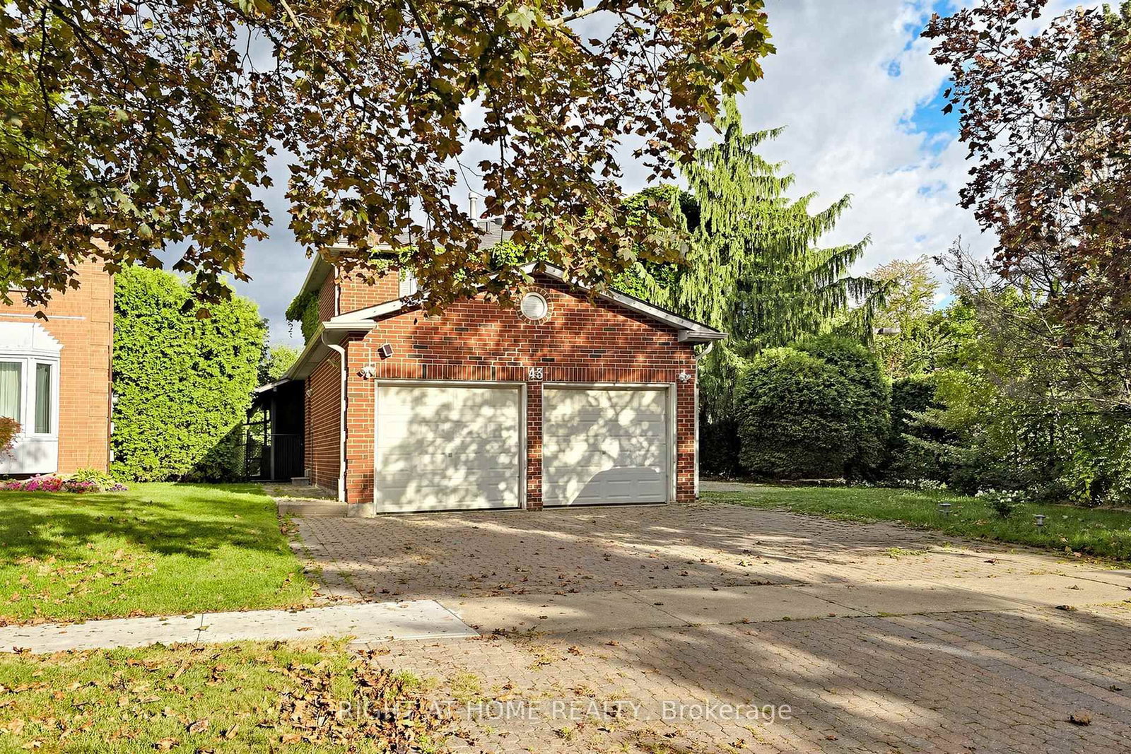 43 Topham Crescent • Richmond Hill, ON photo 3