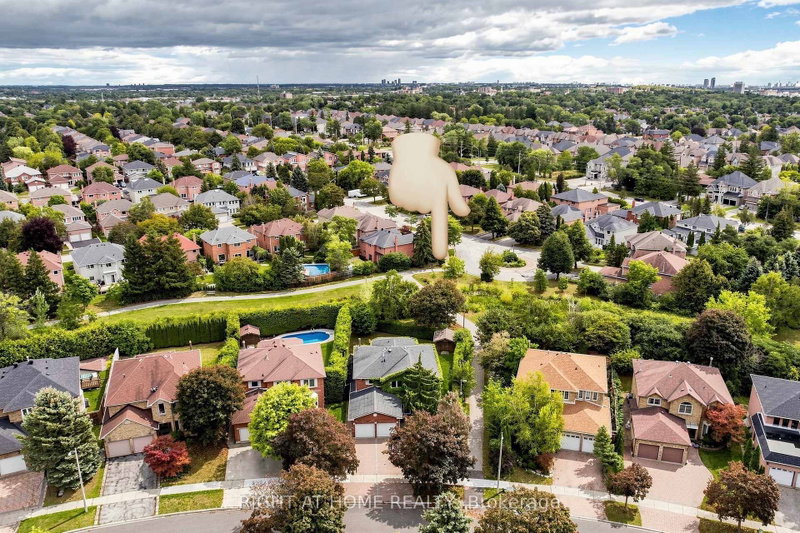 43 Topham Cres photo 4