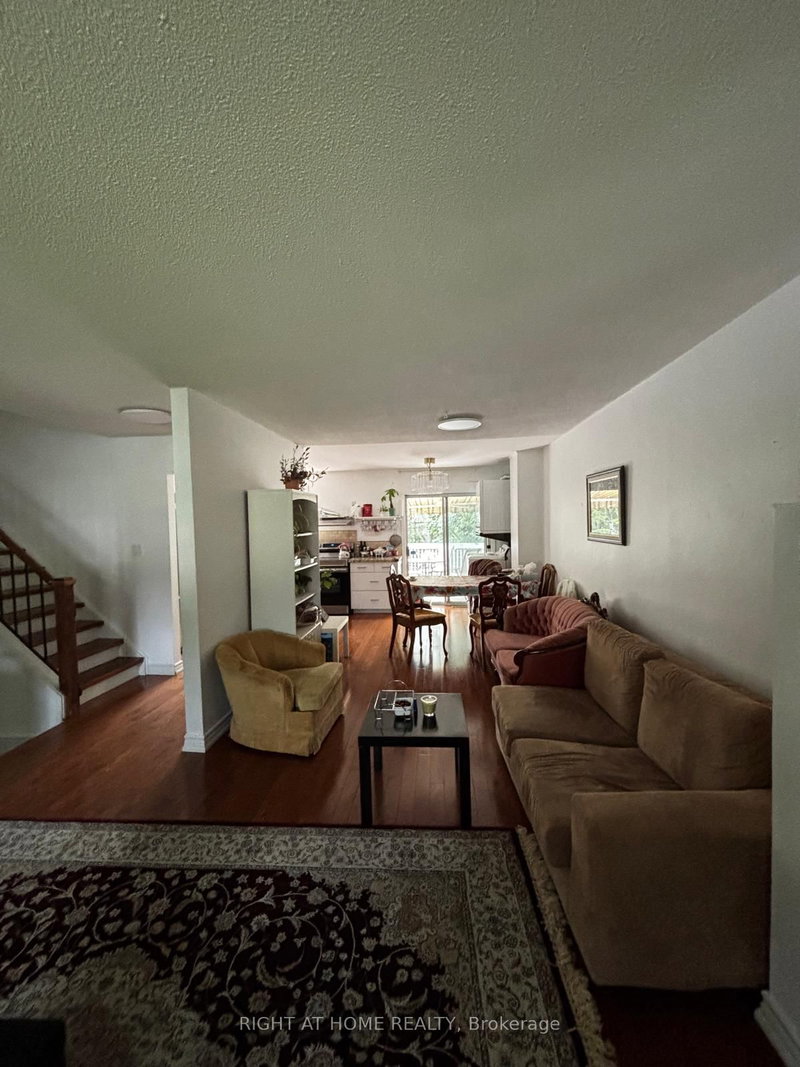 Upper - 278 Waratah Avenue