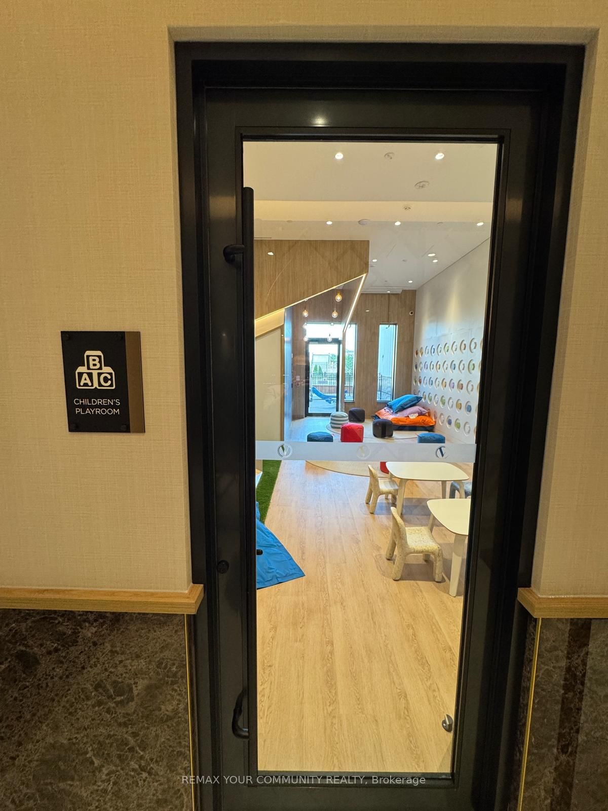 1101-21 Meadowdale Rd, Vaughan, view 4