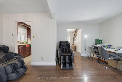 56 Sunshine Drive • Richmond Hill, ON photo 6