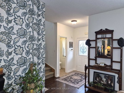 18 Yorktown Place • Georgina, ON photo 4